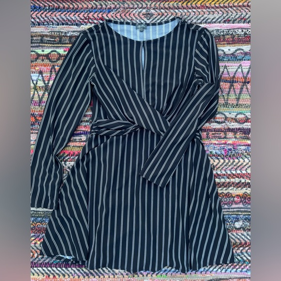 Lily Rose - Picture 1 of 2